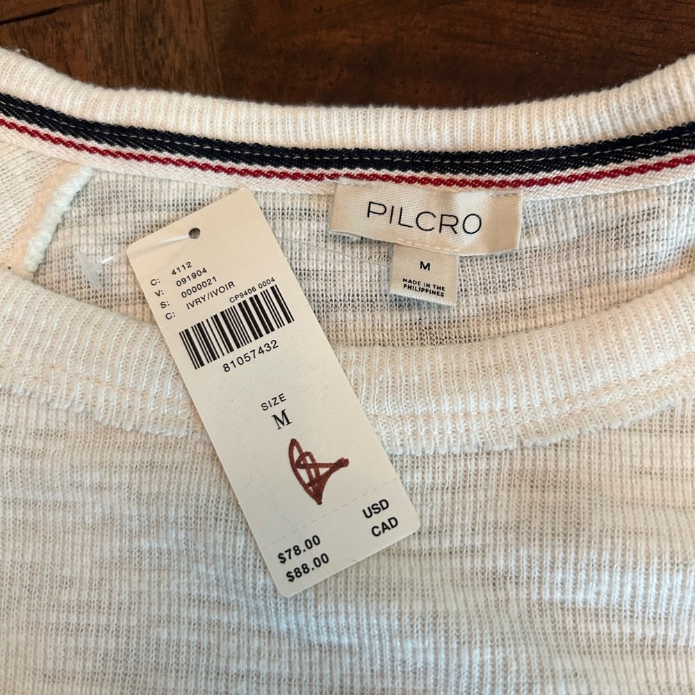 Pilcro Ruffled Raglan Thermal Top Size M - Picture 3 of 4